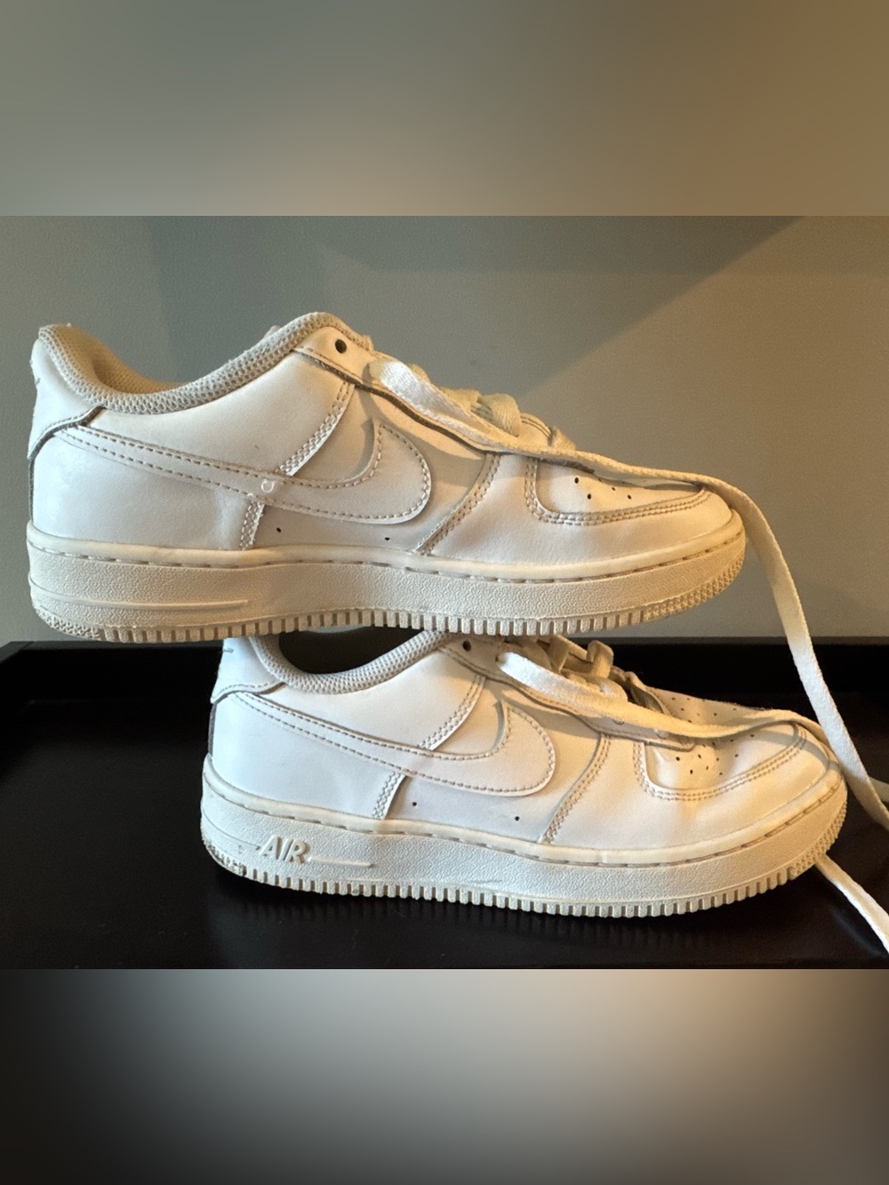 Nike AF1 5.5Y white leather Air Force 1 youth size 5.5 (missing insoles)